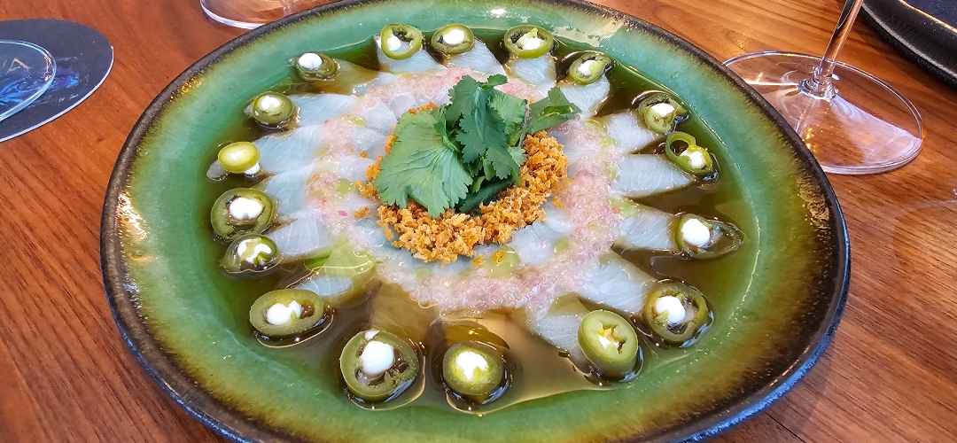 ABYA sorprende con nuevos platos de temporada y experiencias que despiertan los sentidos.