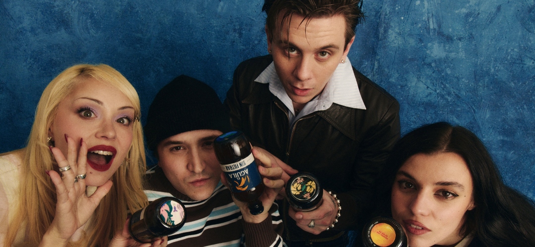 Cerveza El Águila convierte sus ‘culos’ en arte. Descubre la reciente colaboración con Walls, Miranda Makaroff, Pau Clavero y Mariang Maturana en una exposición “limitadísima”