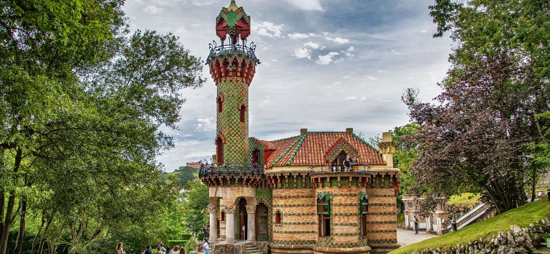 Comillas, el refugio cántabro de Gaudí que merece una escapada.