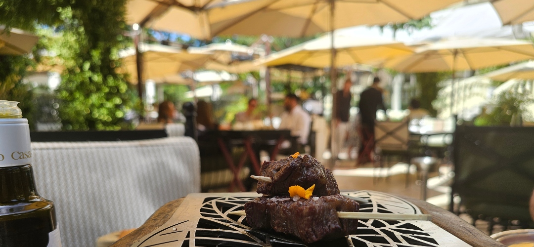 Bajo la vegetación del Jardín del RITZ la desconexión es posible.