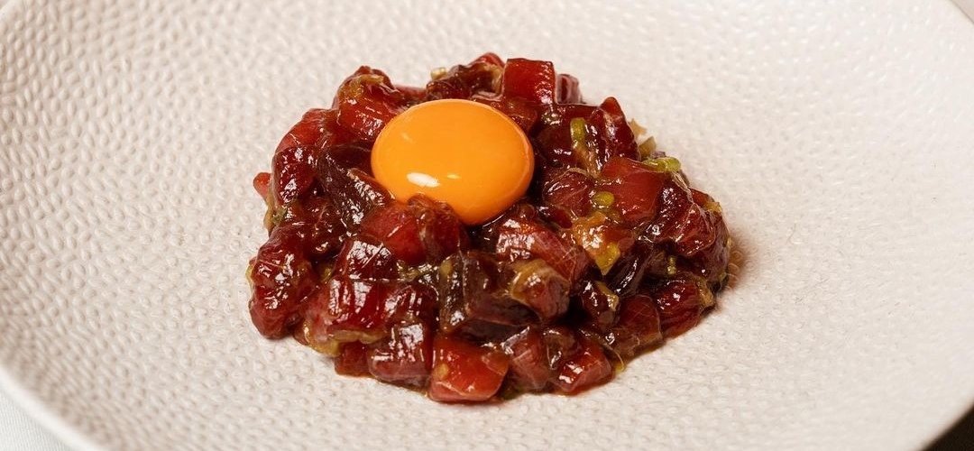 Fanático gastronomía y coctelería únicas y atrevidas