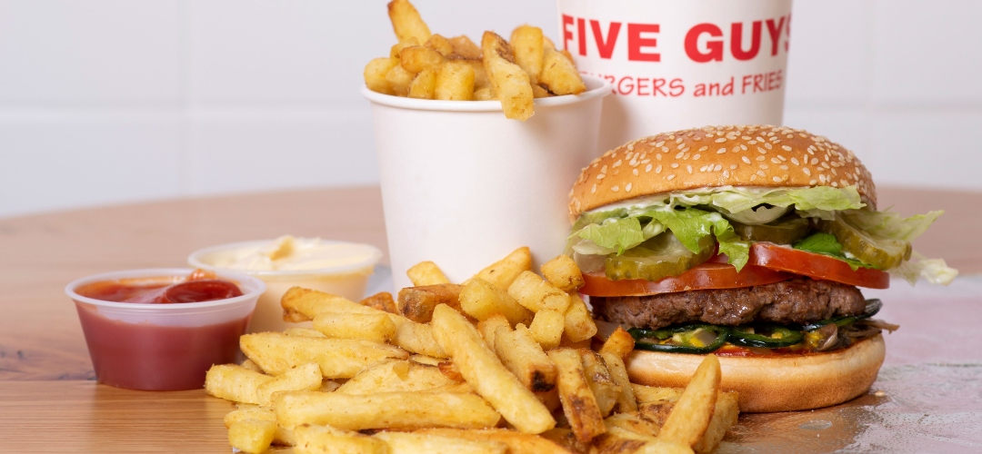 Five Guys abre un nuevo restaurante en Madrid en la céntrica plaza de Felipe II