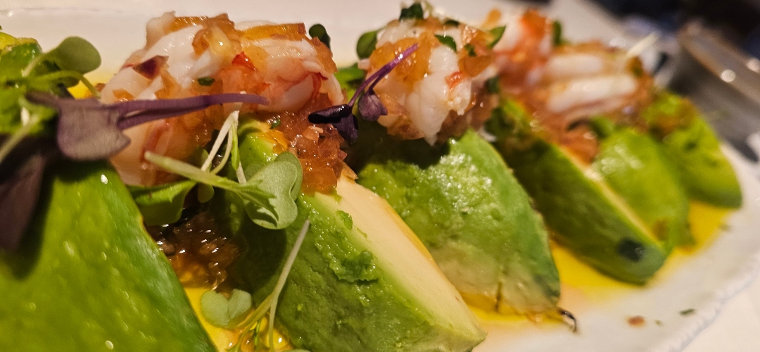 El mítico Gayarre reabre sus puertas convertido en steakhouse con una carta que gira en torno al fuego y el producto