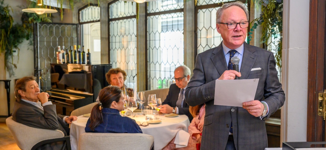 Los siete Aoves de Grandes Pagos de Olivar unen fuerzas en un menú maridado por el chef Miguel F. Vidal en Bancal.