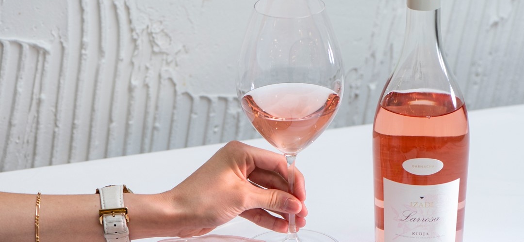 Izadi Larrosa, la garnacha que regresa por San Valentín