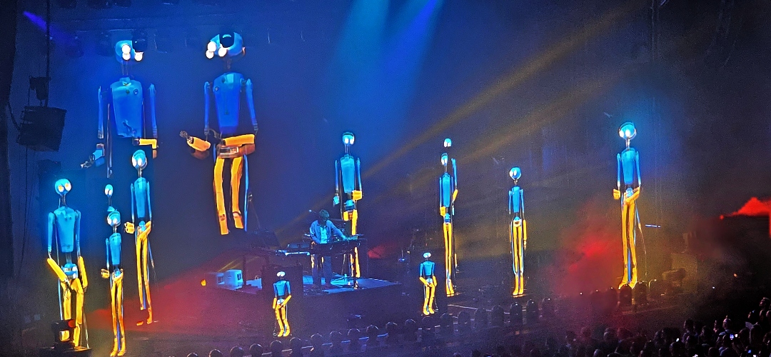 La eterna renovación de Jean-Michel Jarre: Vanguardia electrónica y comunión humana en las Noches del Botánico