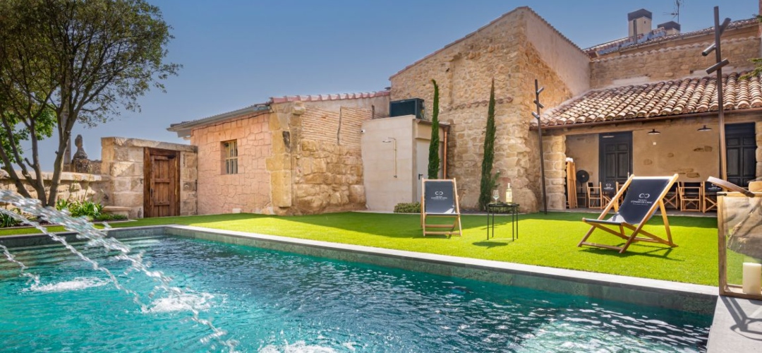 Hotel Palacio Condes de Cirac. Una escapada de lujo en un entorno de lo más bucólico.