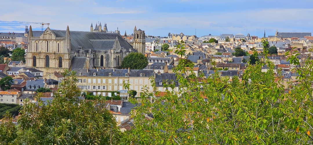 Poitiers: Vagar entre la historia y la leyenda. 