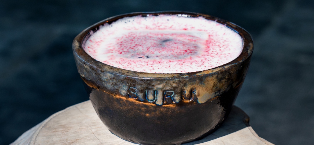 S U R U COCKTAIL BAR: Hospitalidad, coctelería vanguardista e identidad canaria.